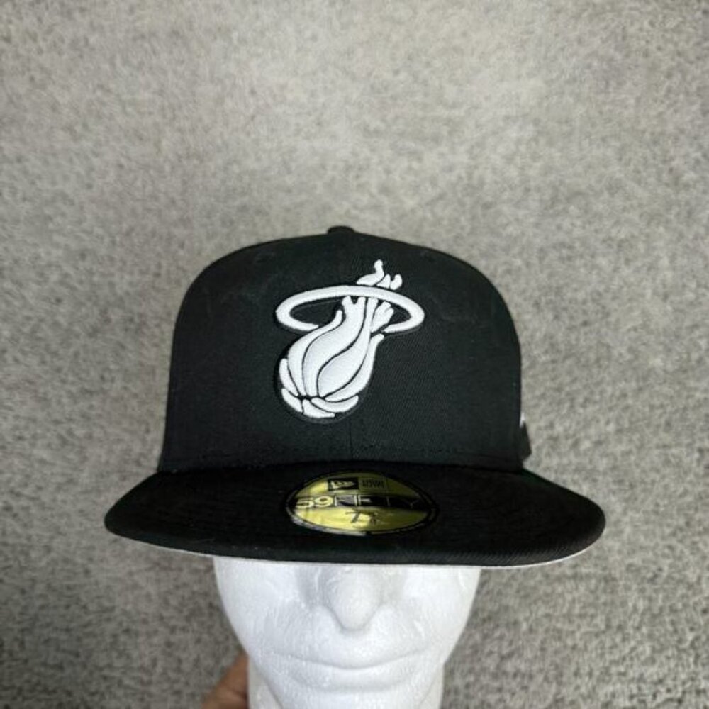 Miami Heat Hat Cap Fitted Mens 7 5/8 Black NBA Basketball New Era 59FIFTY